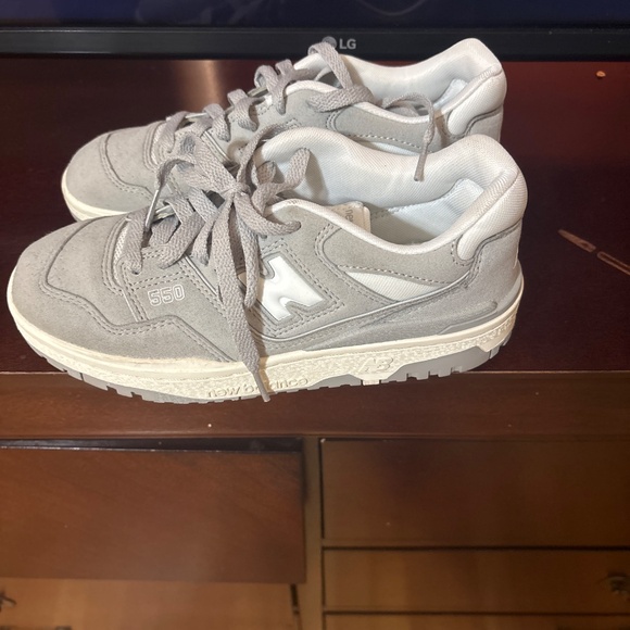 New balance - Picture 3 of 4